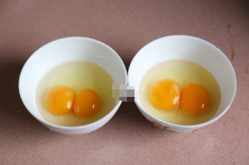 荷包蛋|水煮荷包蛋,千万不要水开下锅,多加这几步,鸡蛋圆嫩完整不出沫