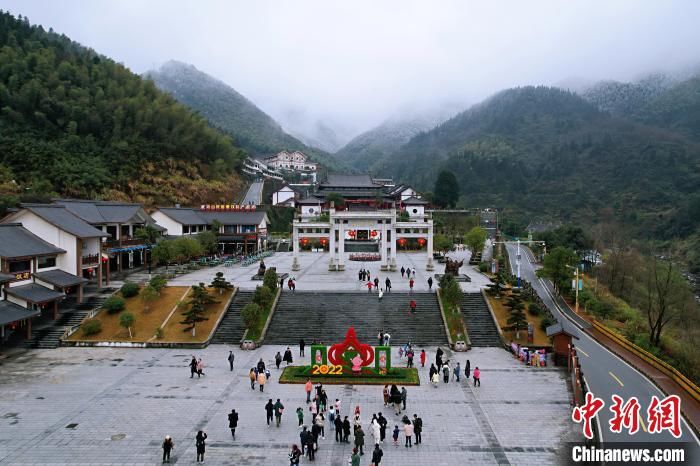 高海拔|春节假期江西武功山迎旅游客流 美景吸引民众登山游玩