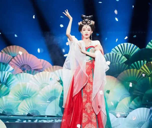 谢娜吴昕将加入“你好星期六”,维嘉一月录新节目,海涛忙于带货