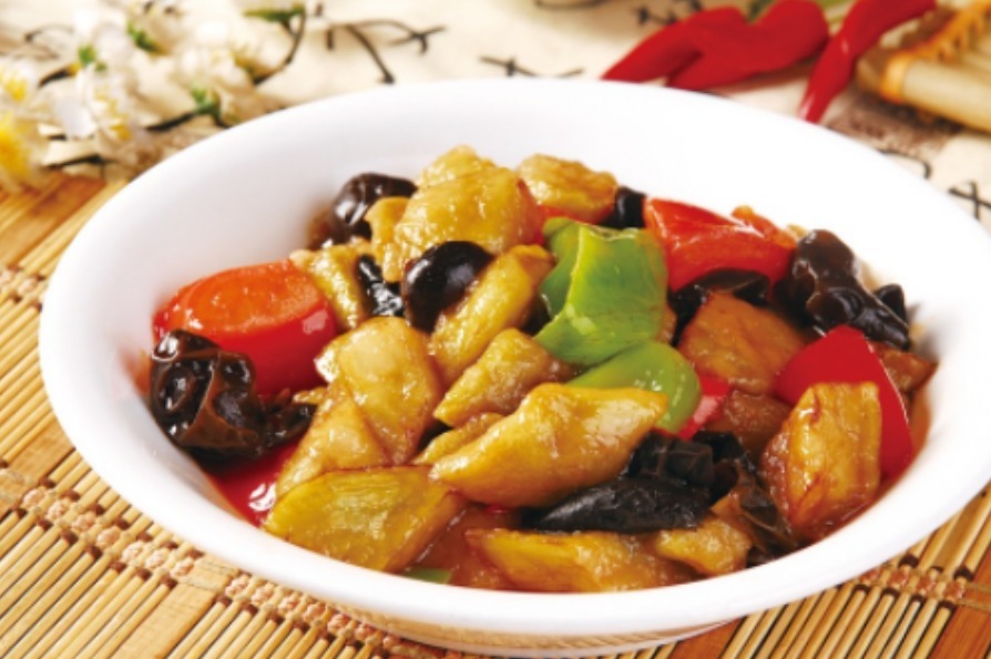 烧茄子前，一定要“泡水”很多人做错了，难怪茄子油腻，不入味