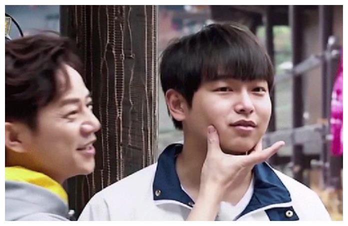 《向往5》张艺兴加入后，彭昱畅大变模样，他是感受到危机了吗？