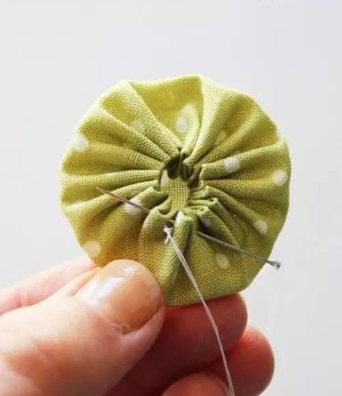 3款布艺YOYO花教程,学会了,可以拼出很多漂亮家居用品!收藏