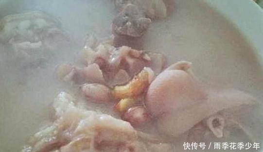 炖猪脚,第一步千万别先焯水,很多人都弄错了,难怪猪脚炖不烂