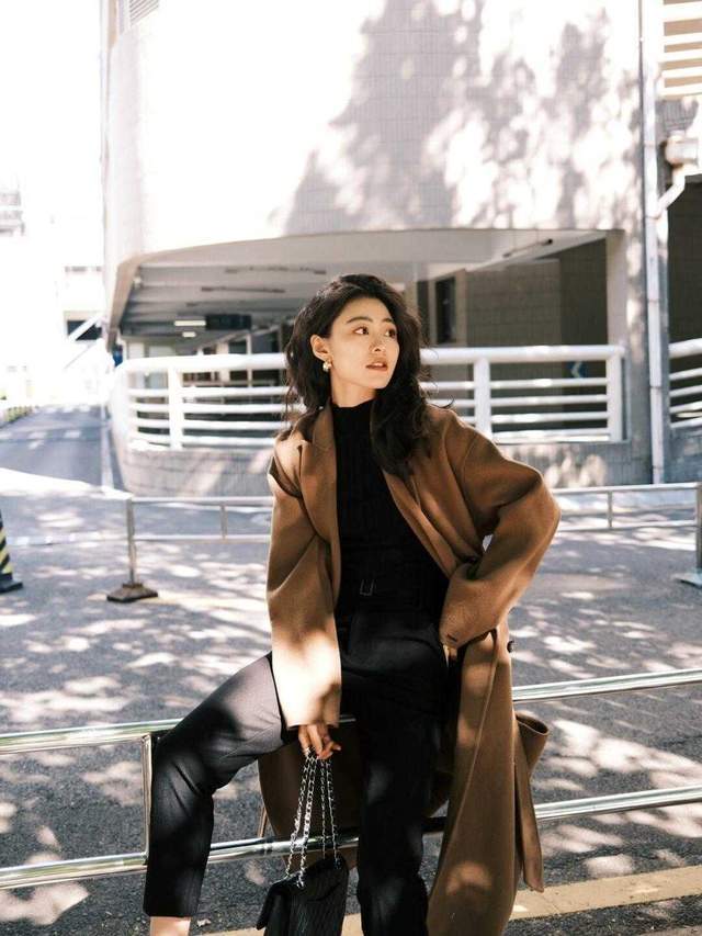 雷区 大衣内搭穿什么？一定要记住三个要点，避免碰到雷区，才能变好看