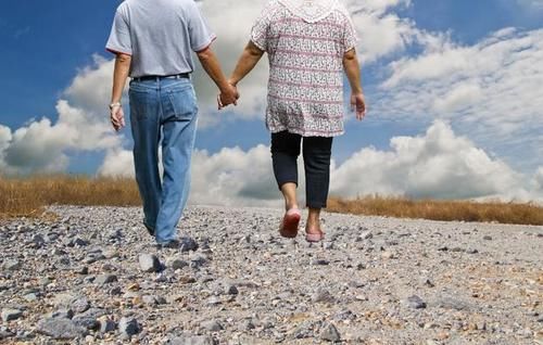 褪黑素|中老年人总是失眠，应该怎么办呢？医生一文教您应对