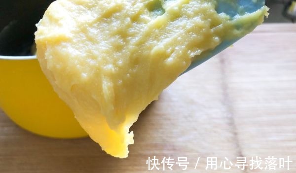 搅拌均匀|不容易翻车的泡芙制作过程，掌握这个技巧，做出高颜值的摩卡泡芙！