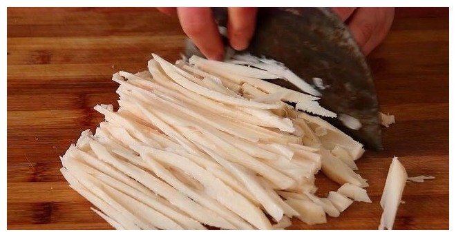 莲藕新吃法，不炒不凉拌，饭店都买不到，出锅就抢光，太香了