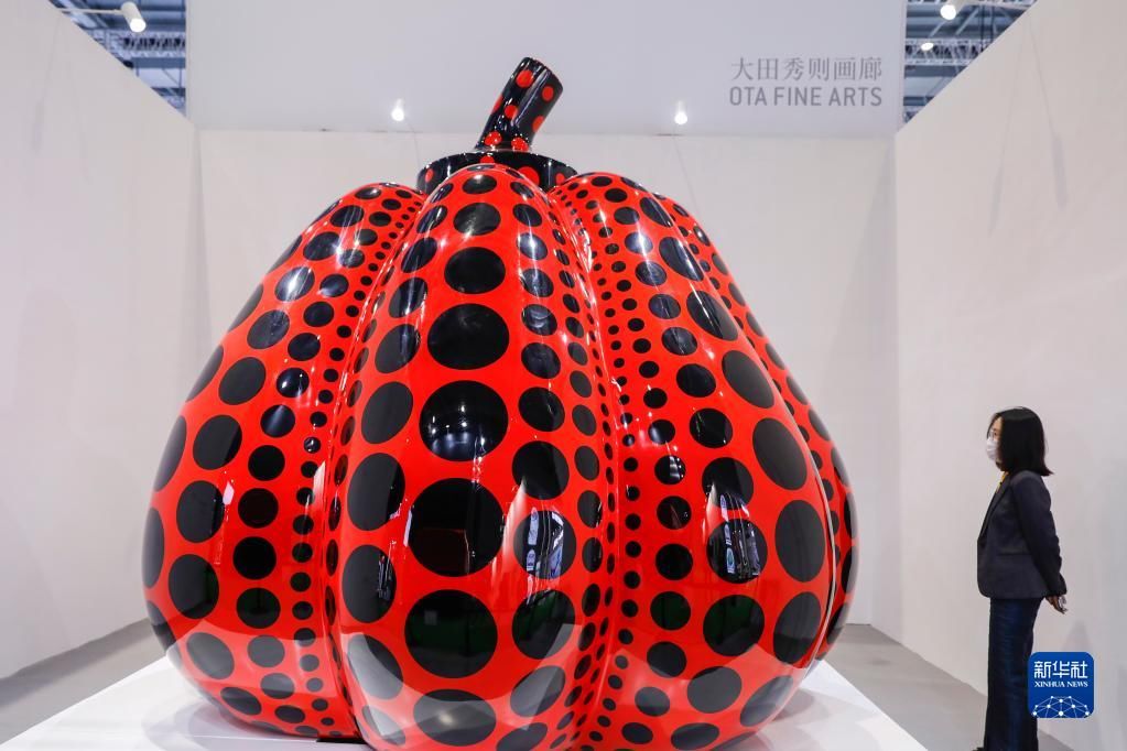 张玉薇#草间弥生作品亮相“四叶草”