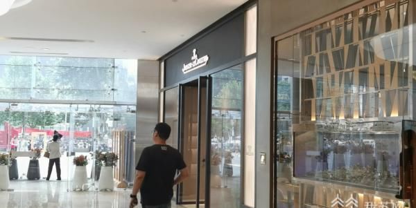 林女士|价值30万的劳力士表“生日”为何成谜？