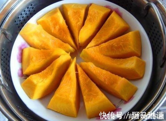 做南瓜饼时，只加糯米粉可不行，少了“1种”，口感不好且难吃