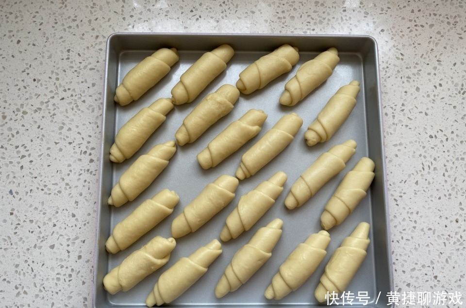 奶香美味的牛角面包,无需手套膜简单容易做,比包子馒头还省事