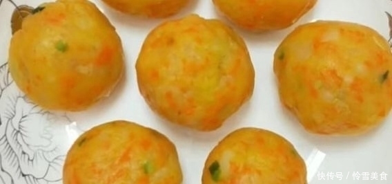 面粉|土豆最好吃的做法，不放面粉，比煎饼还香，好吃不上火，一盘吃光