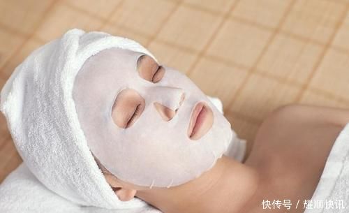 女生每天什么时候敷面膜最合适?敷完面膜需要洗脸吗?
