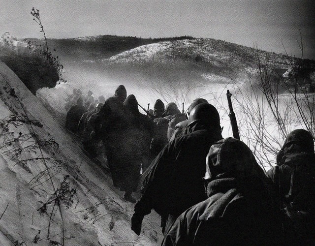 疏漏|志愿军模范连也有疏漏，让美军中校死里逃生，缴获的大炮得而复失