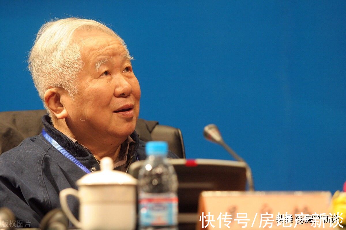 电梯|两梯四户的高层正在慢慢被“抛弃”？建筑学家直言：存在3大硬伤