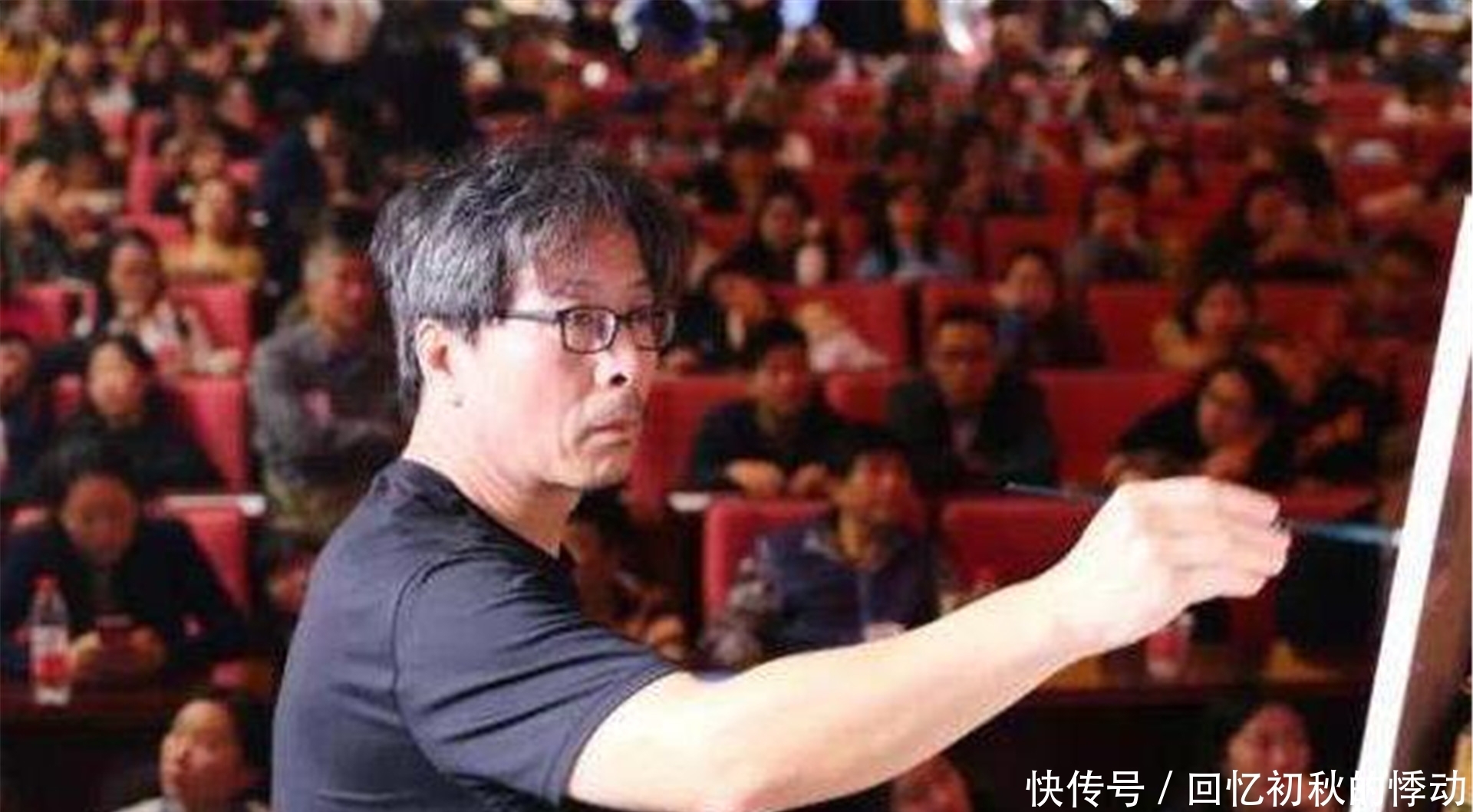 专家|他画一烂铁桶卖437万,被人批评看不懂,专家:放大9倍,看那奶嘴