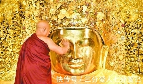 朝拜#世界上最“奢华”大佛,人们忍不住给它贴金,如今金箔已达16厘米