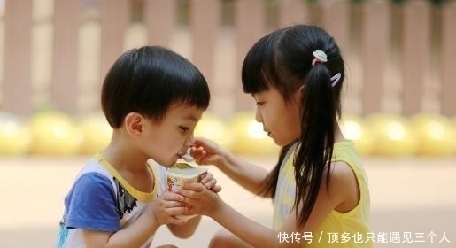 球球|“把弟弟扔出去”,4岁女孩口出“恶言”,背后原因值得家长反思