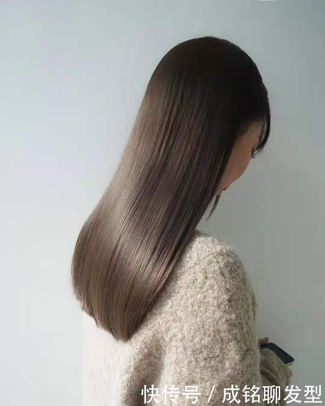 不用“漂色”不用“退色”,黑发一步染到位的生活色,显白又高级