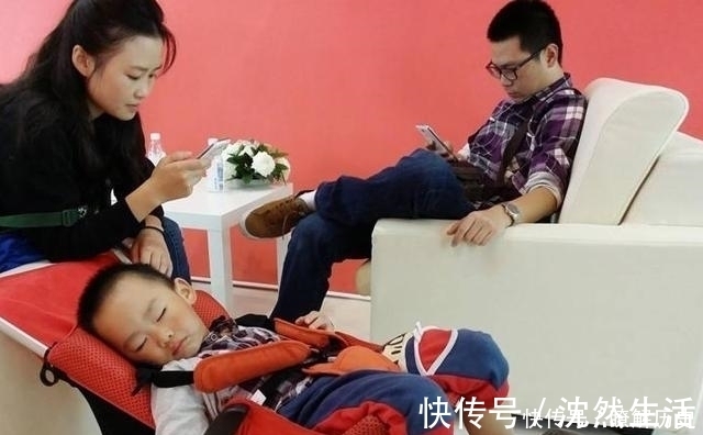 忠告|啥时候能给孩子买手机?初中生妈妈忠告:不满这年龄千万别买