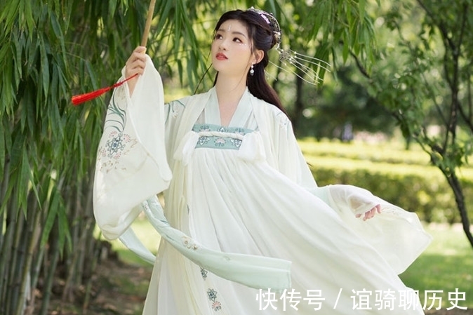 汉服|最近“汉服侧开扇”火了,妥妥的仙女本仙,网友:谁给我勇气看的