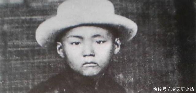 国家|这个婴儿出生时,国家派军队守护产房,还鸣13响礼炮庆祝