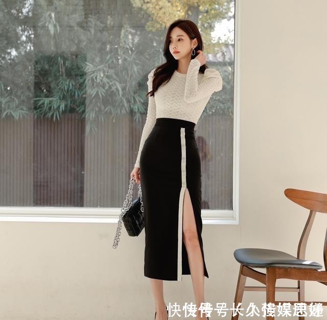 孙允珠|菱形皓月长袖雪纺衫搭配竖纹开衩包臀裙,展现孙允珠大方优雅