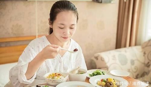 坐月子|产妇生完孩子半个月,上厕所流出'东西',医生检查后:太无知了