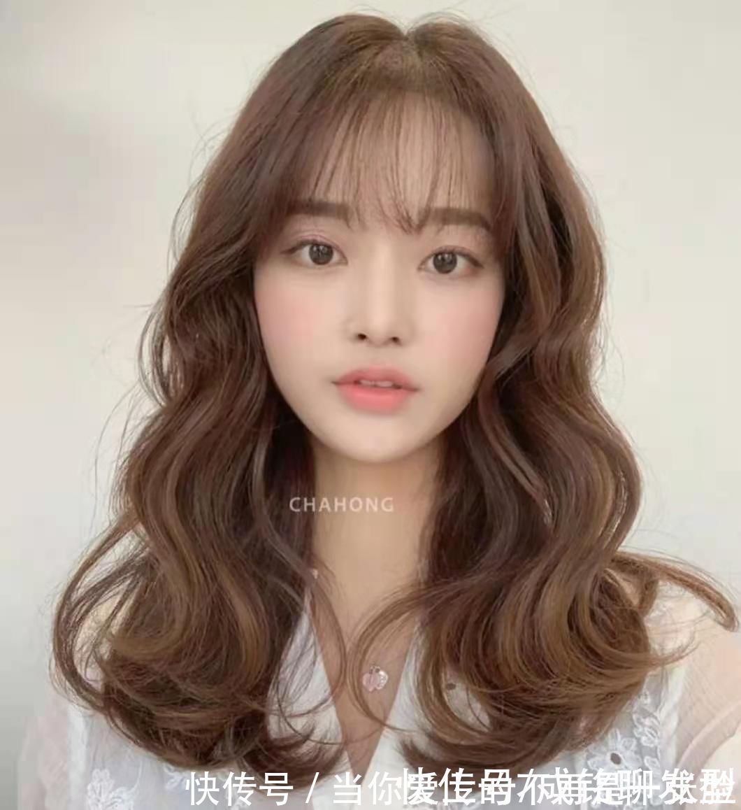 染发|别再傻傻的漂头发了,掉色快又伤发,今年这几种发型发色超火