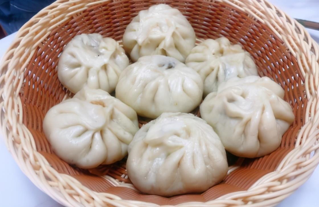 晾晒|农村这“野菜”遍地都是，晒干更好吃，蒸包子营养美味有嚼劲