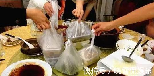 白开水|隔夜水、隔夜茶、隔夜菜、隔夜肉究竟哪个不可以吃?医生说出实情