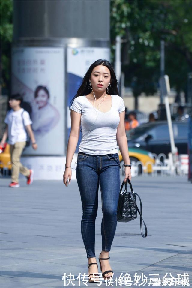 高跟鞋|微胖身材怎么搭配，紧身牛仔裤和坡跟鞋组合，让你更具有魅力