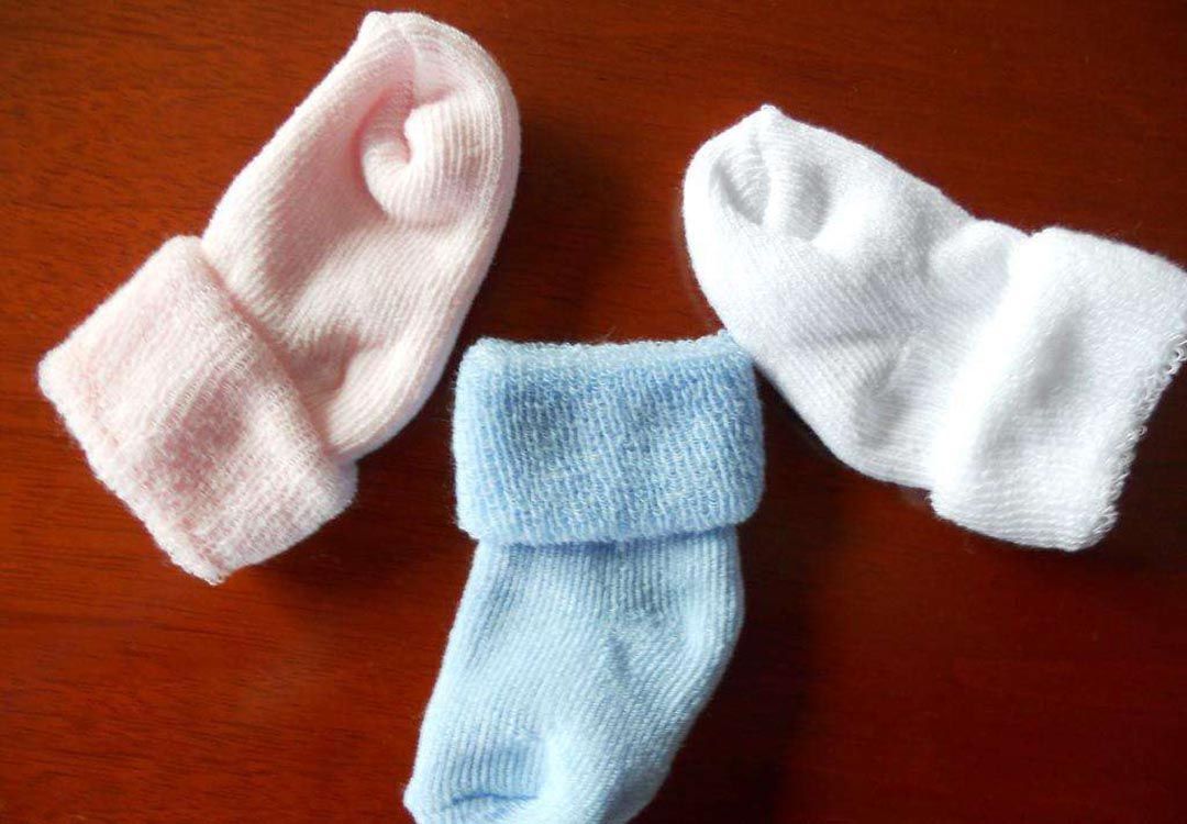 被子|冬季宝宝身上三个部位温度低，或暗示要生病了，父母注意正确保暖