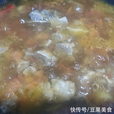 配着这盘牛肋条炖西红柿,米饭可以吃三大碗