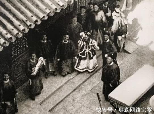 照片|清朝老照片:图1是慈禧人生第一张照片,图3集结待命的带刀侍卫