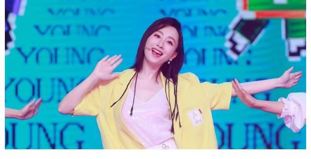 观众|央视新面孔郭若天出圈,女团身材提高知名度,典型新闻播音腔出彩