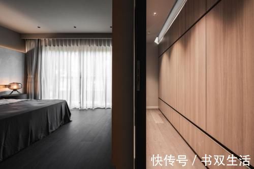亮点|232平超大复式，主打黑白现代风，轻奢感满屋“四溢”