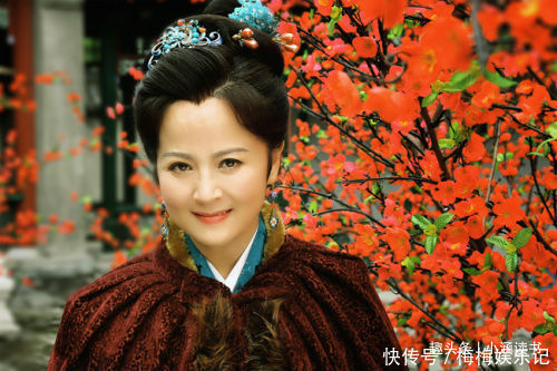 邢岫烟$贾母不在家,薛姨妈为何住进了林黛玉房间?有一个说不出口的理由