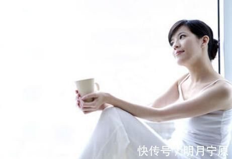 女性|雌激素分泌“旺”的女性,一般有4个表现,若全有,那就偷着乐吧