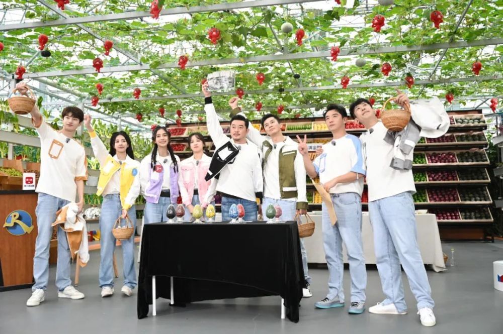 兄弟团感动“毕业”！《奔跑吧·黄河篇》回首两季展现黄河沿岸蓬勃发展 蓝天下