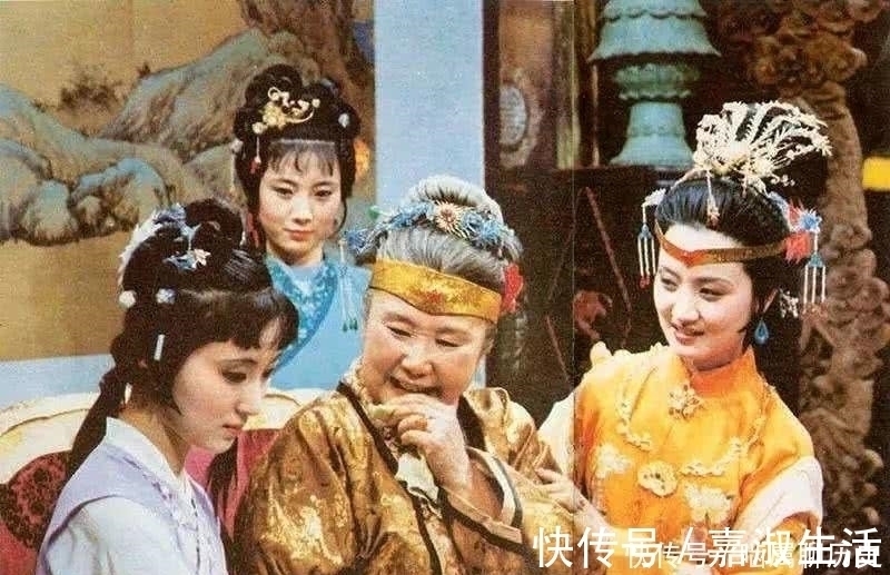 红楼梦$红楼梦中林黛玉早就意识到了贾府会由盛转衰?她只字不提又是为何?