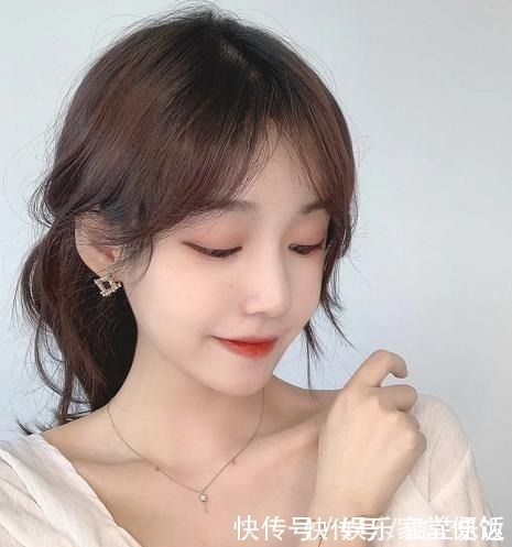 钻石|真正精致的女人,一般会佩戴的首饰,秀出你的气质