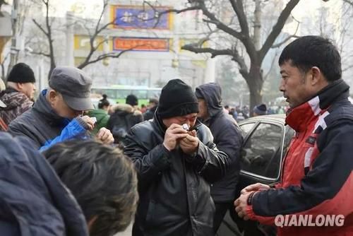  市场|报国寺 二环内第一家也是最后一家收藏市场