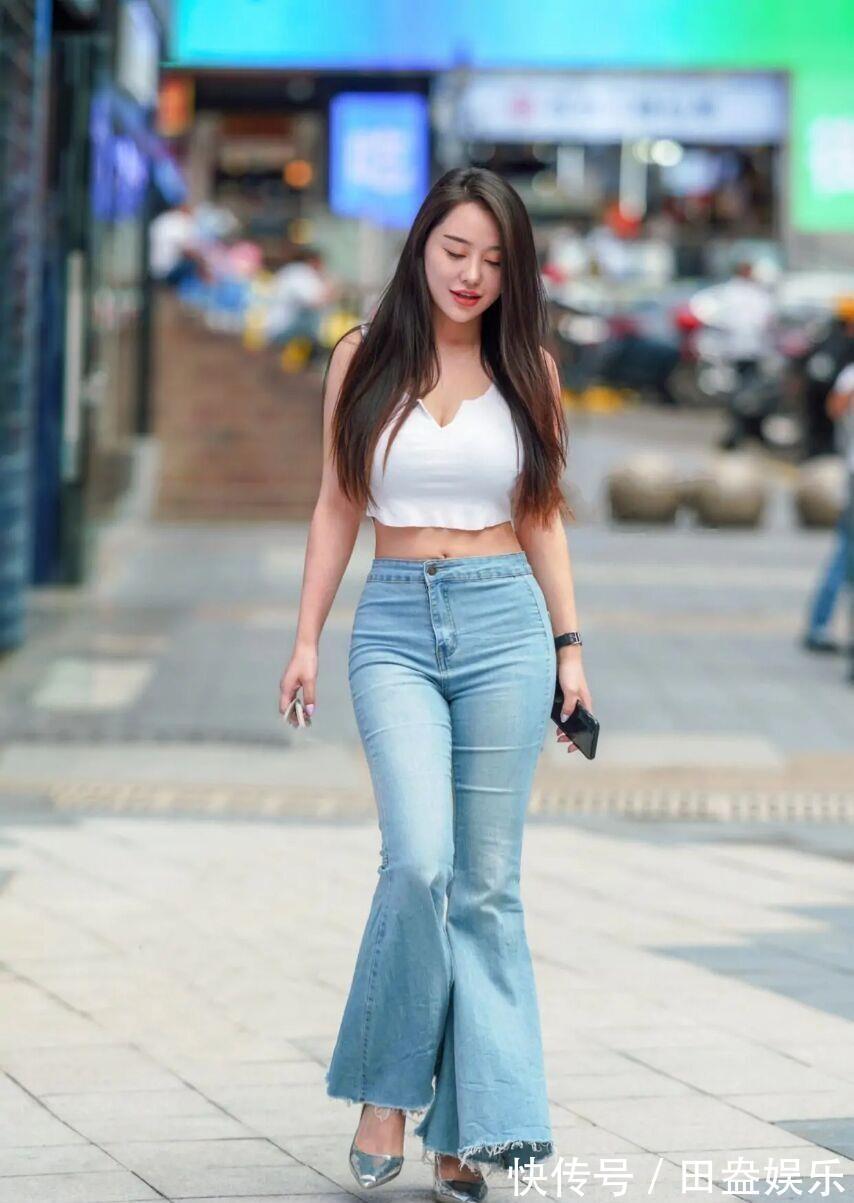 惊艳 “烂大街”的牛仔裤,只要你稍加搭配,同样呈现意想不到的惊艳!