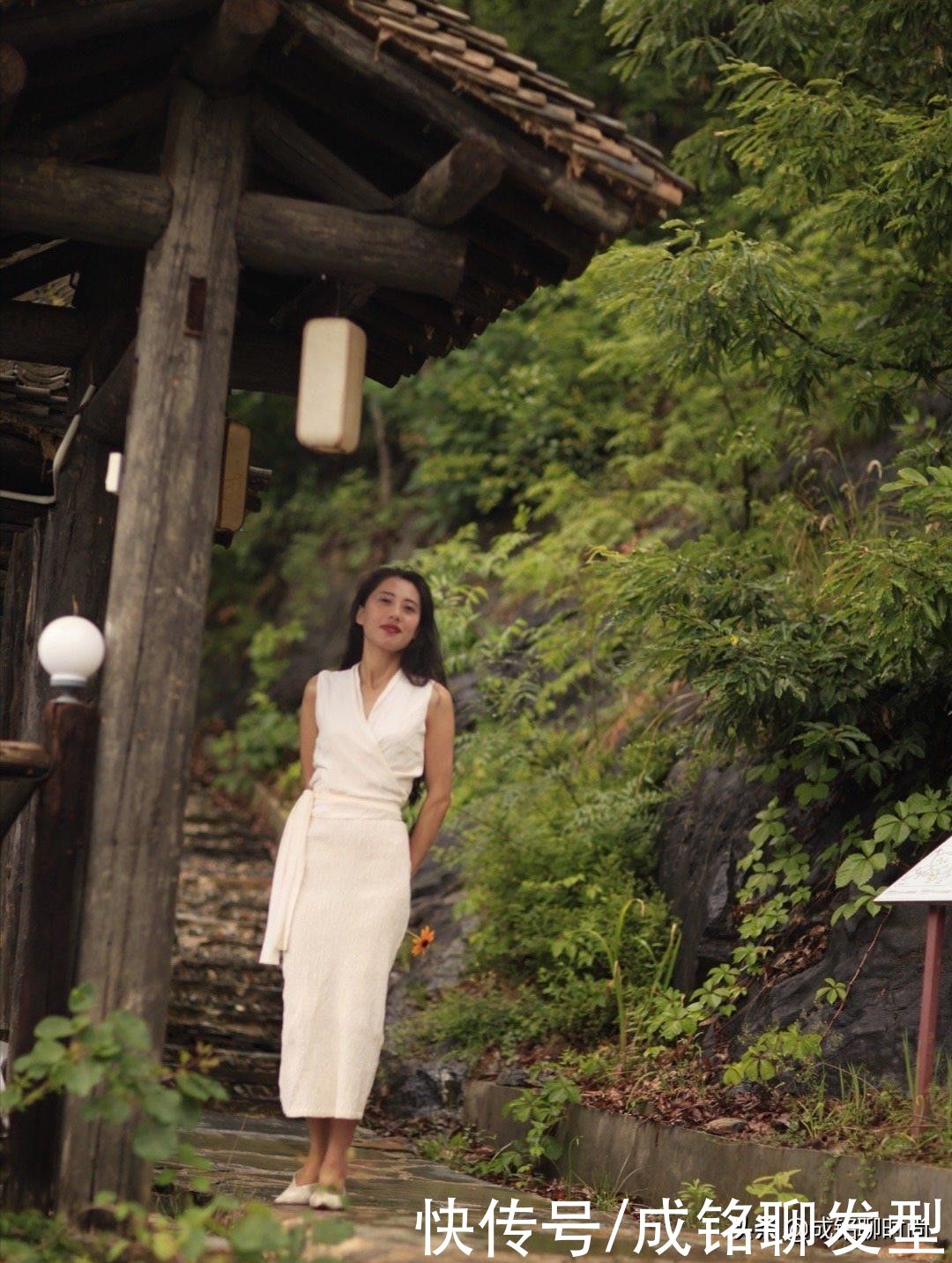 手臂|女人年过四十穿衣“不能马虎”，这些搭配简单易学，让你优雅过夏