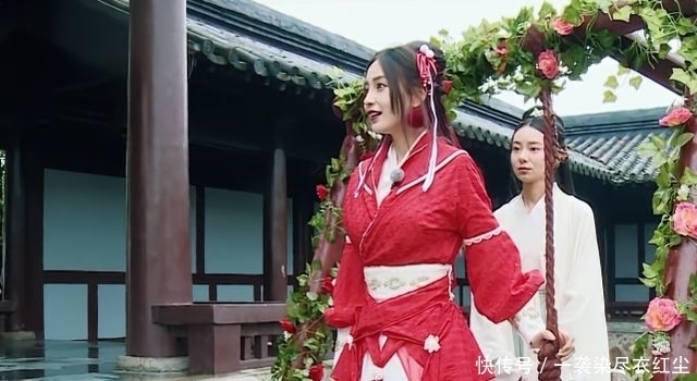 栏目组|baby女神地位不保,跑男女导演仅出场5秒,颜值就成收视率保证