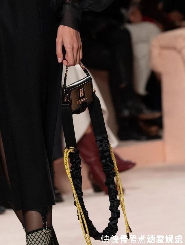 mini 今年最时髦,有个性的包包!今年最时髦,有个性的包包!