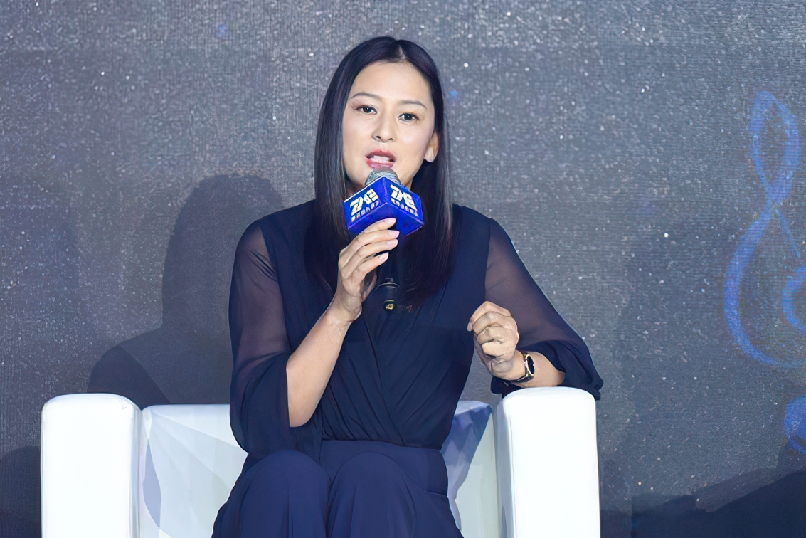 婚姻觀|她從幕后轉(zhuǎn)到臺前，離過婚卻和孟非主持非誠勿擾，婚姻觀被質(zhì)疑