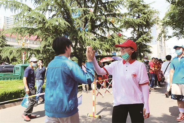 爱心|为梦想护航 福彩助力高考学子