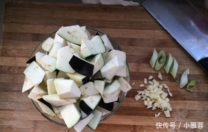 茄子百吃不厌的做法，美味又下饭，做法简单，大人小孩都爱吃